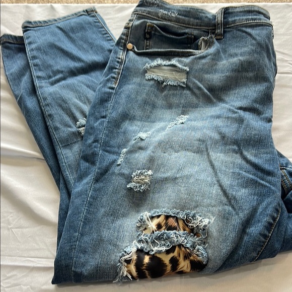 Judy Blue Denim - Judy Blue Boyfriend Jeans with Distressed Blue Denim